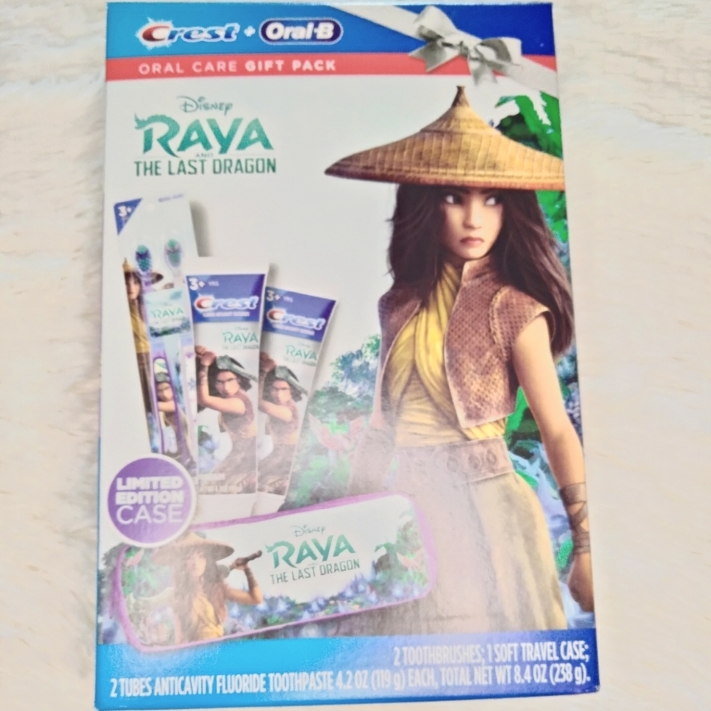 DISNEY Raya and The Last Dragon Crest Oral B oral care gift set w case